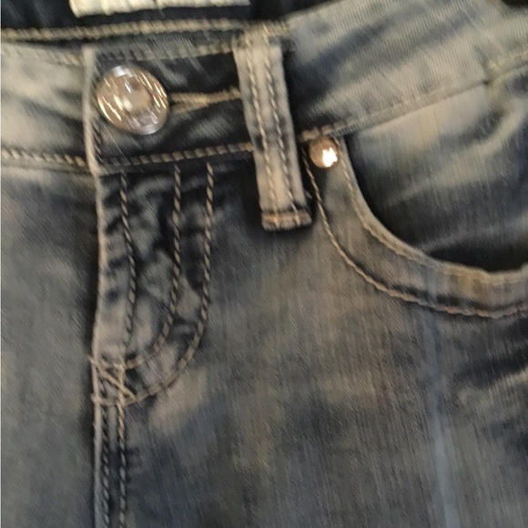 EUC Daytrip jeans, purchased at Buckle, worn only a couple of times, light wash - Picture 3 of 4
